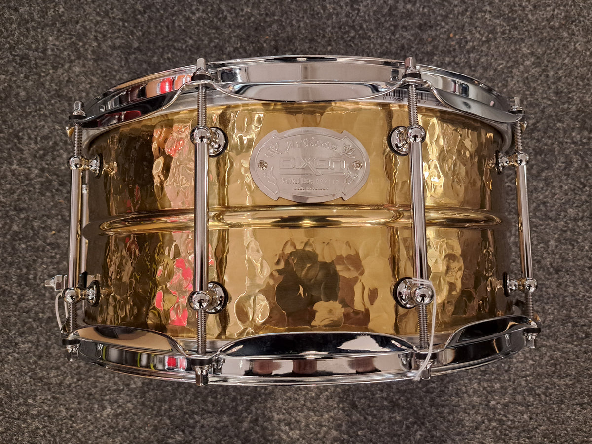 Dixon 14x6,5 Artisan hammered brass snare