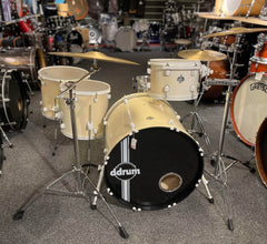 Ddrum komplett trumset 22" 12” 14” 16” Ink. Virvel,stativ och cymbaler Beg.