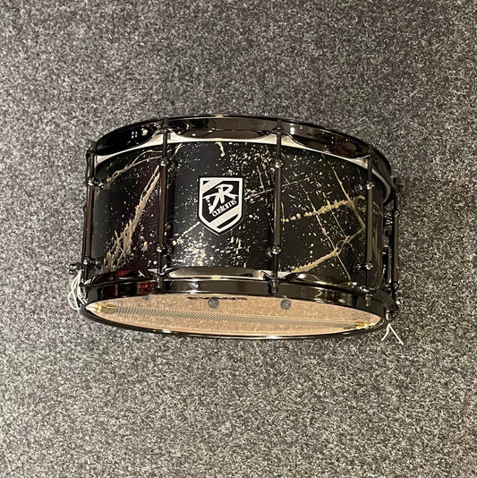 Dr Custom 14x6,5” Splatter virvel.  (Demo ex!) 10ply Maple med 45 grader bearing edges. Made In Germany