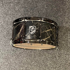 Dr Custom 14x6,5” Splatter virvel.  (Demo ex!) 10ply Maple med 45 grader bearing edges. Made In Germany