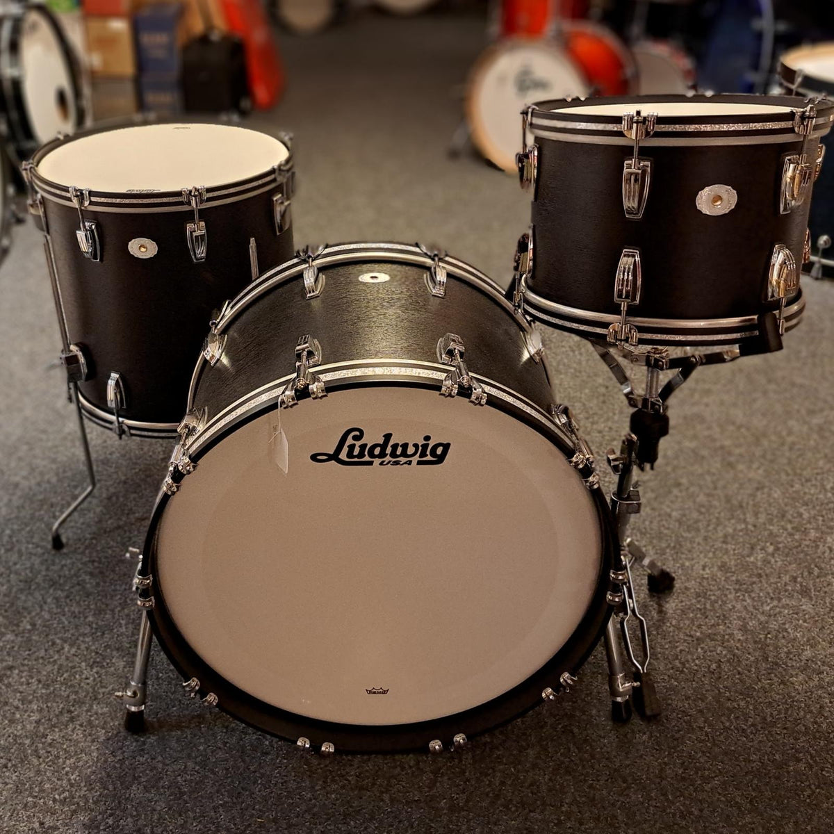 Ludwig Legacy Mahogany Fab black cat Outfit - Limited Edition