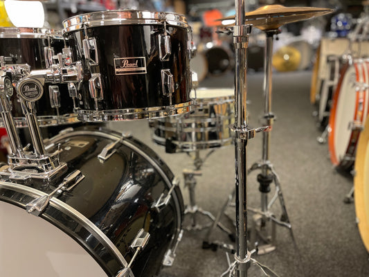Pearl Export 12” 13” 16” 22” 14x6,5”komplett trumset inkl stativ/pedal samt cymbalpaket Sabian B8 14” 18” 20” Beg.