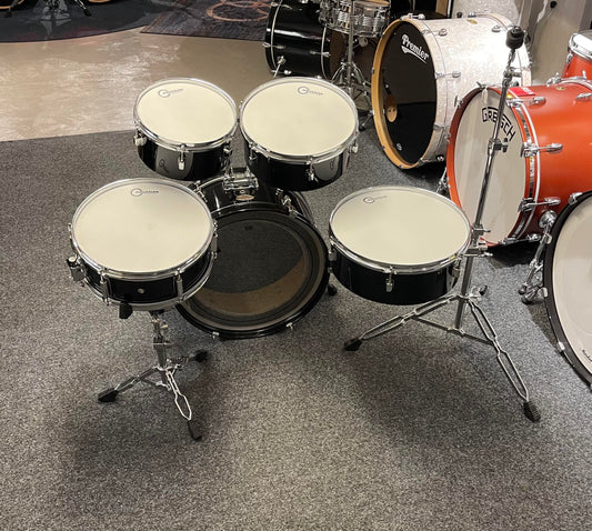 Pearl Rhythm Traveler  Shellpack 10” 12” 14” 20”  Inkl 13” originalvirvel samt 3st pukhållare