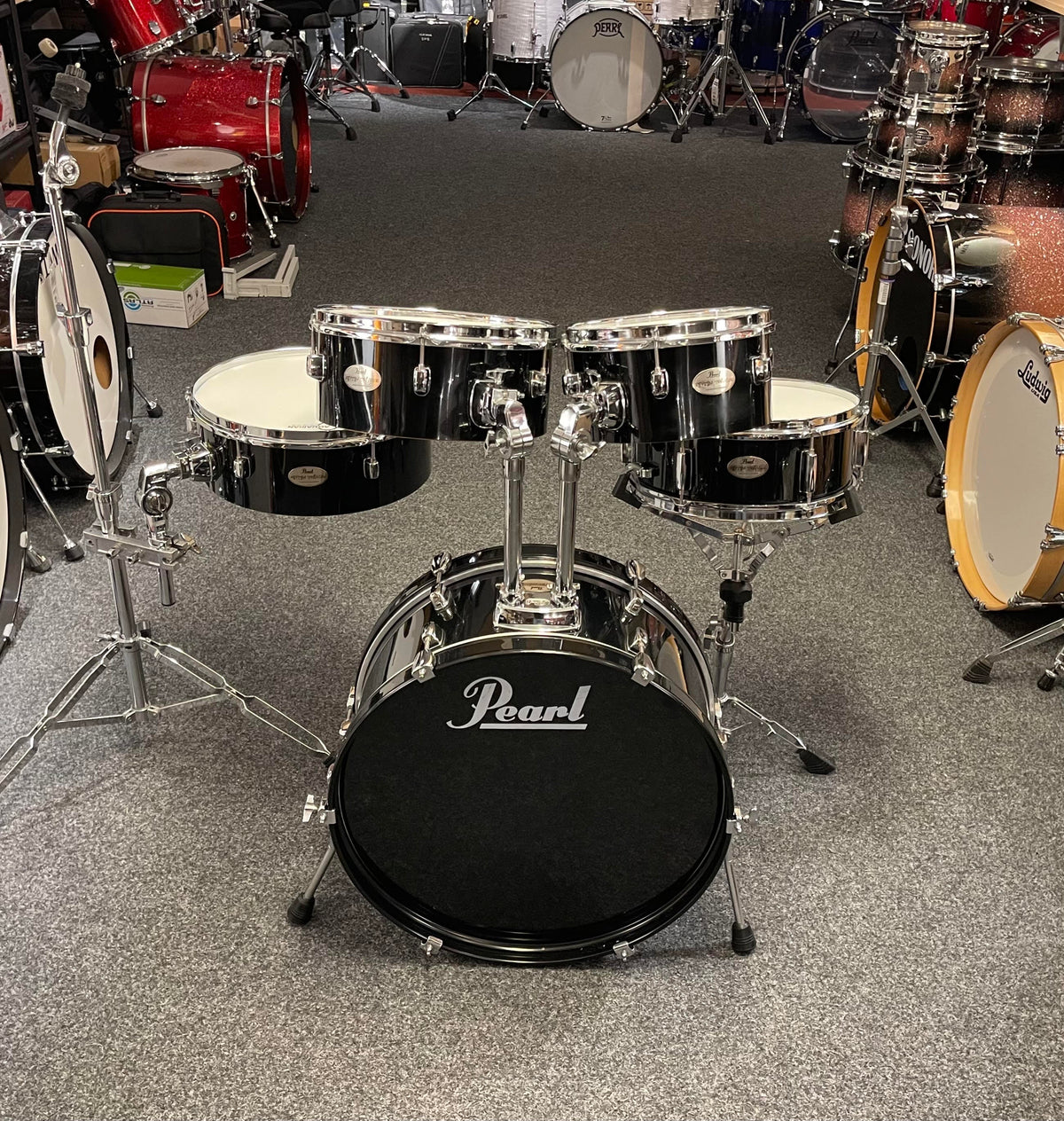 Pearl Rhythm Traveler  Shellpack 10” 12” 14” 20”  Inkl 13” originalvirvel samt 3st pukhållare
