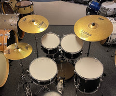 Pearl Roadshow komplett trumset inkl stativ/pedal samt trumpall och cymbalpack Sabian SBR Beg.