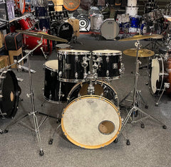 Sonor Force 1003 komplett trumset 22"12"13"16" Ink. Virvel,stativ och Cymbaler Beg.