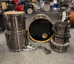 Tama Superstar Hyperdrive Shellpack  22" 10” 12” 14” 16” samt 14x5’5 originalvirvel Ink. 2st Tama pukhållare/clamp Beg.